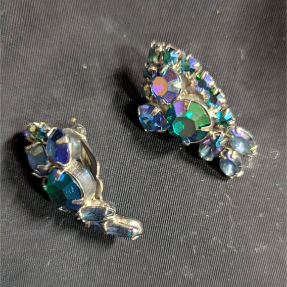 Vintage Clip-On Earrings Aurora Borealis Crystal Rhinestones Leaf Shape Silver T - Picture 3 of 6